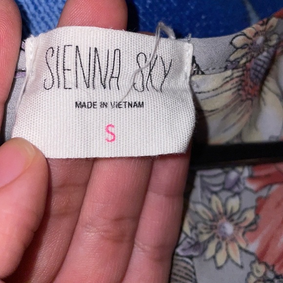 Blueish Grey Floral Blouse - Picture 3 of 3